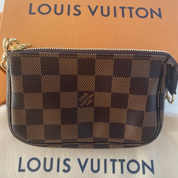 Louis Vuitton Handbags - 💥SOLD💥 NEW LV Mini Pochette Accessoires DE